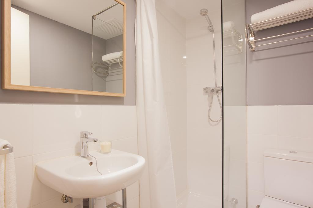 Click&Flat Europa Fira Apartments L'Hospitalet de Llobregat Exterior foto